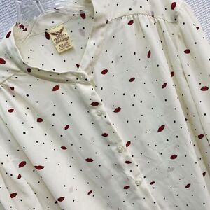 Faded Glory XXL‎ Lip Print Long Sleeve Casual Button Front Blouse Valentines